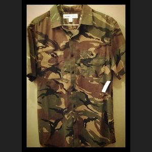 New Old Navy Camouflage M Button Up